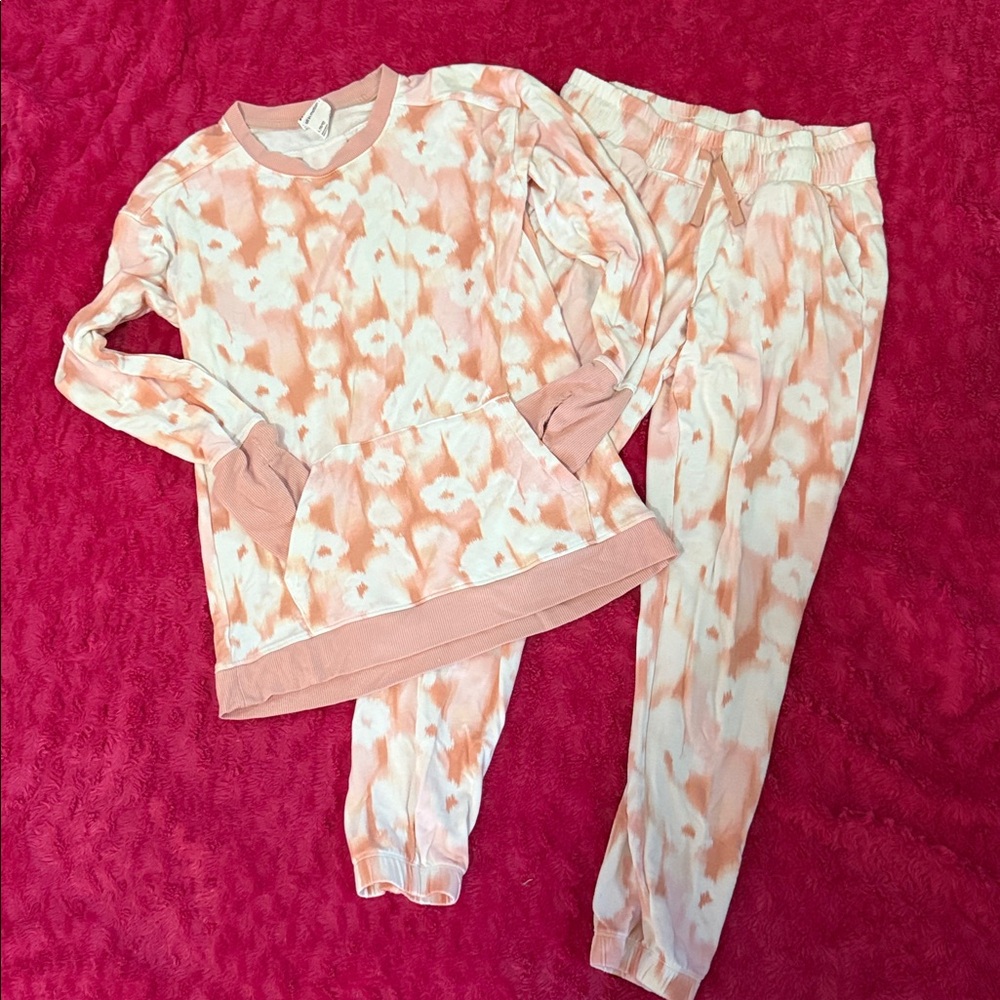 All in Motion Pink and Ivory Tie-Dye Set